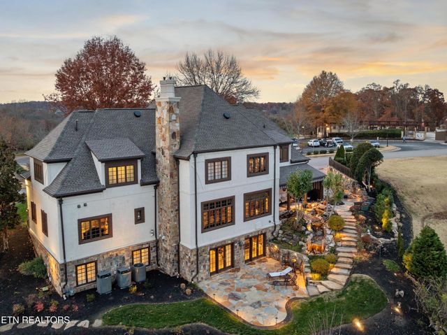 9340 Linksvue Drive, Knoxville, TN 37922