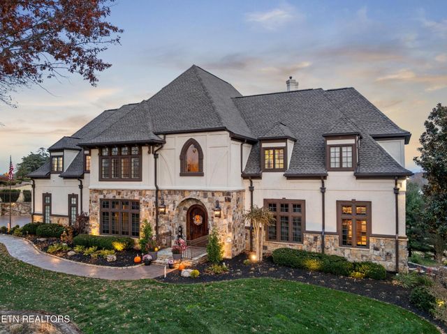 9340 Linksvue Drive, Knoxville, TN 37922