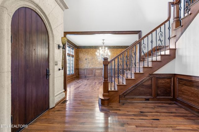 9340 Linksvue Drive, Knoxville, TN 37922