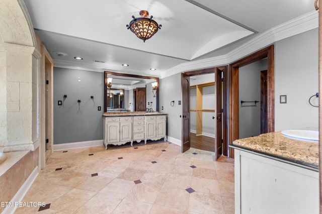 9340 Linksvue Drive, Knoxville, TN 37922