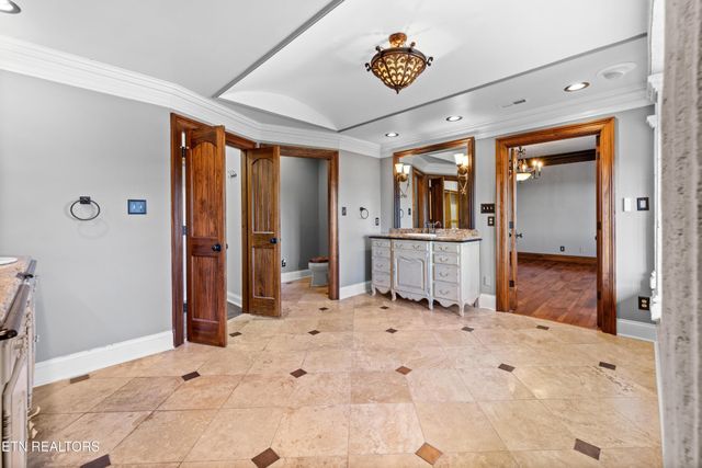 9340 Linksvue Drive, Knoxville, TN 37922