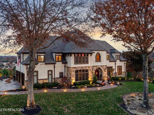 9340 Linksvue Drive, Knoxville, TN 37922