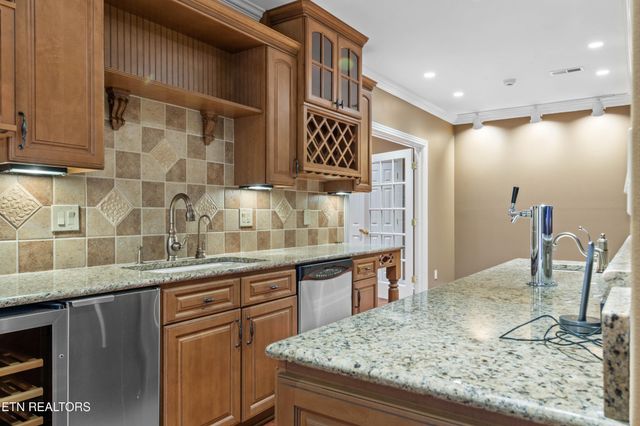 9340 Linksvue Drive, Knoxville, TN 37922