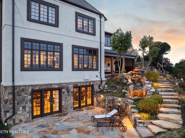 9340 Linksvue Drive, Knoxville, TN 37922