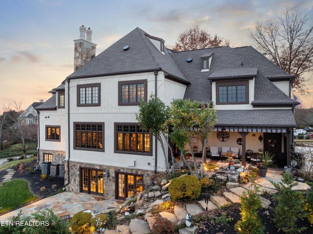 9340 Linksvue Drive, Knoxville, TN 37922