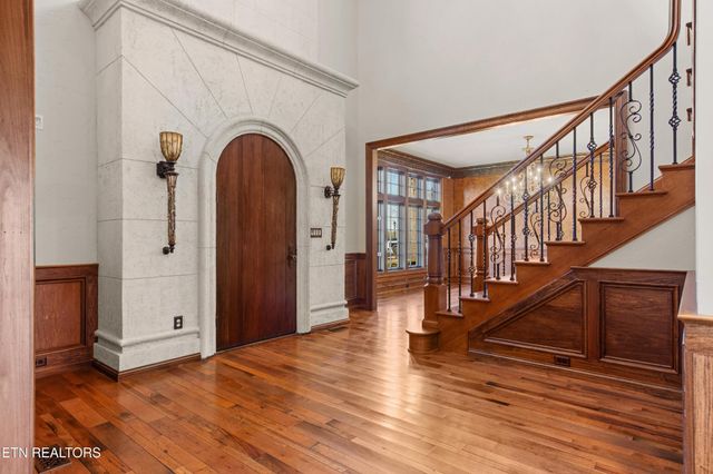 9340 Linksvue Drive, Knoxville, TN 37922