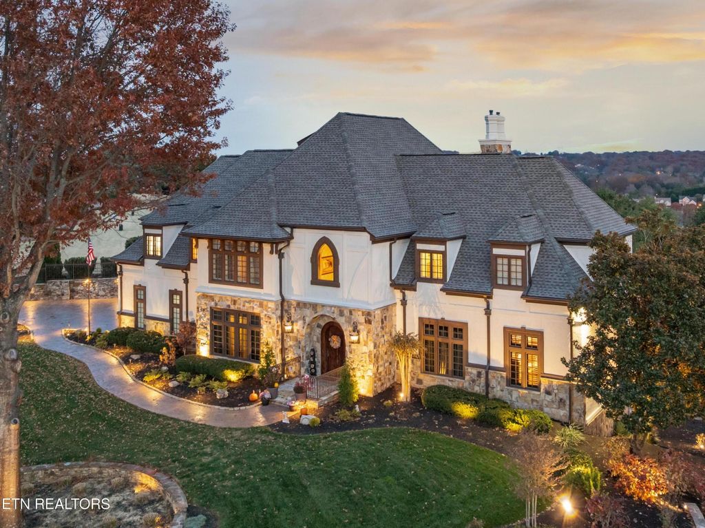 9340 Linksvue Drive, Knoxville, TN 37922