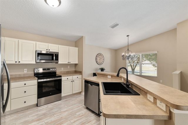 2082 HARSTON TRAIL, The Villages, FL 32162