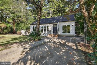 18 DAY AVE, Berlin, NJ 08009