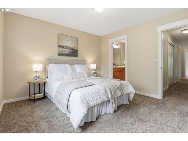 8010 Se TOLMAN St, Portland, OR 97206