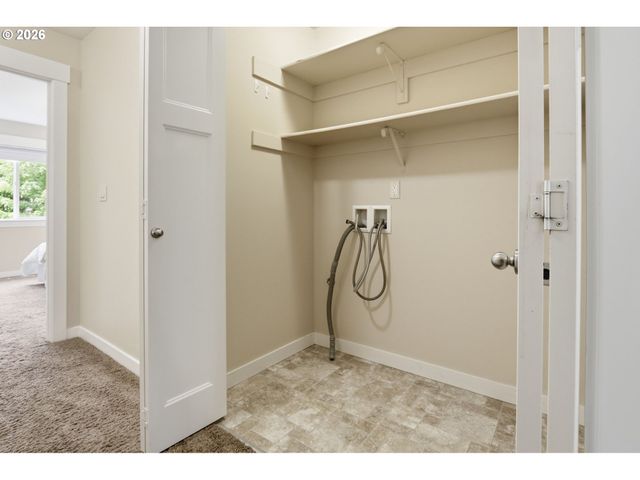 8010 Se TOLMAN St, Portland, OR 97206
