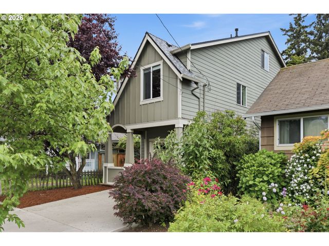 8010 Se TOLMAN St, Portland, OR 97206