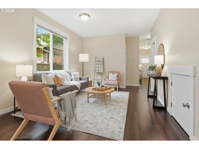 8010 Se TOLMAN St, Portland, OR 97206