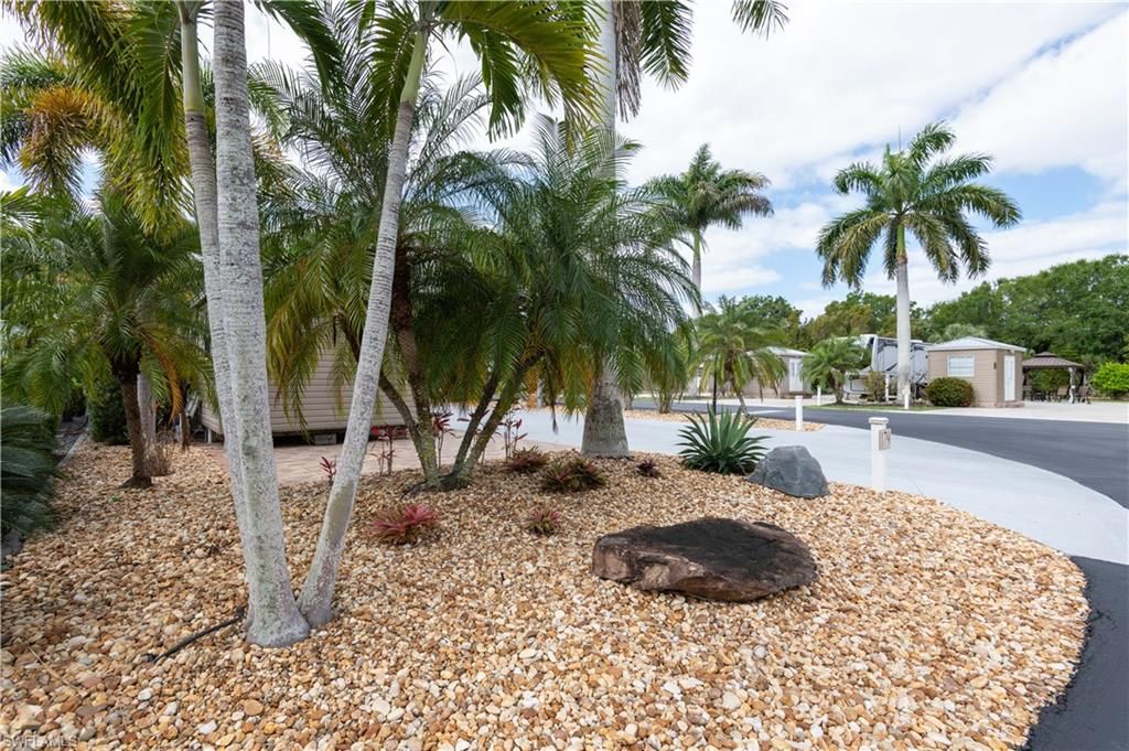 10200 Yellowtop TRL, FORT MYERS, FL 33905 — photo 5