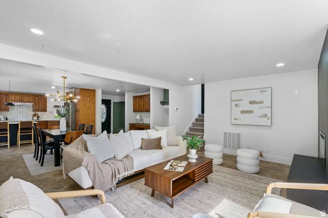 432 E CALNETTE DR, Sandy, UT 84070