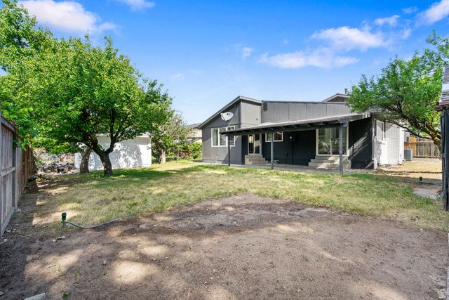 432 E CALNETTE DR, Sandy, UT 84070