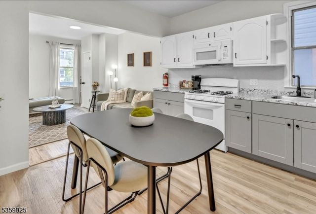 64 Yale Ave, Jersey City, NJ 07304