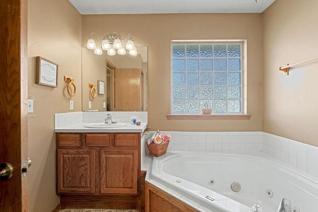 11806 W Dora St, Wichita, KS 67209