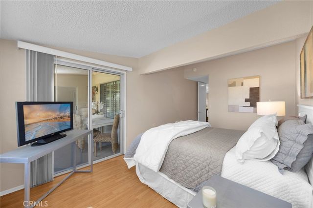 1491 Golden Rain Road 91J, Seal Beach, CA 90740