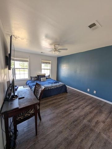 3376 N Henderson Way, Clarksville, TN 37042