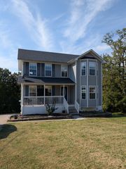 3376 N Henderson Way, Clarksville, TN 37042