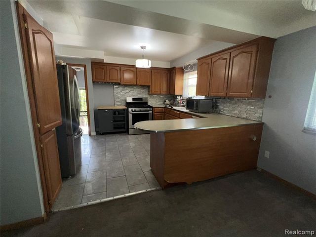 9414 Appoline Street, Detroit, MI 48228