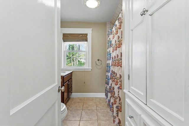 28 Garrison Ave, Haverhill, MA 01830