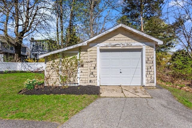 28 Garrison Ave, Haverhill, MA 01830