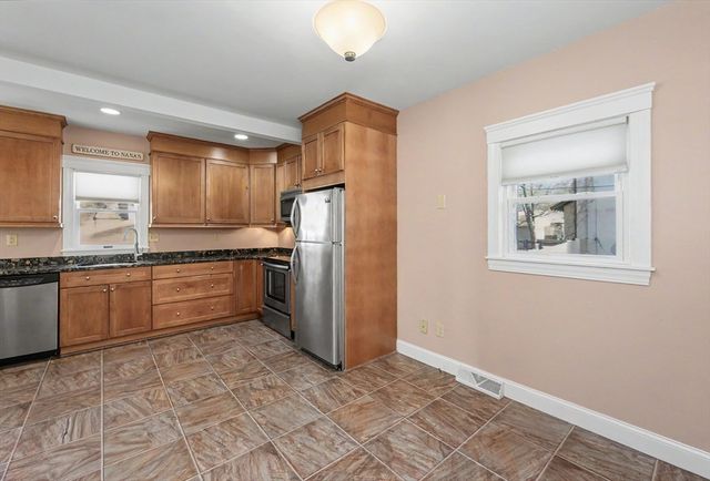 28 Garrison Ave, Haverhill, MA 01830