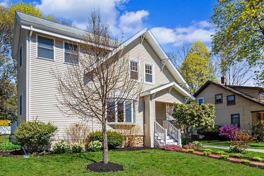 28 Garrison Ave, Haverhill, MA 01830