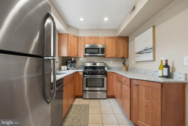 2312 N DEARING ST, Alexandria, VA 22302