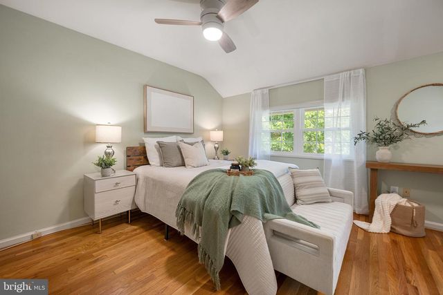 2312 N DEARING ST, Alexandria, VA 22302