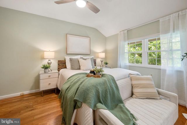 2312 N DEARING ST, Alexandria, VA 22302