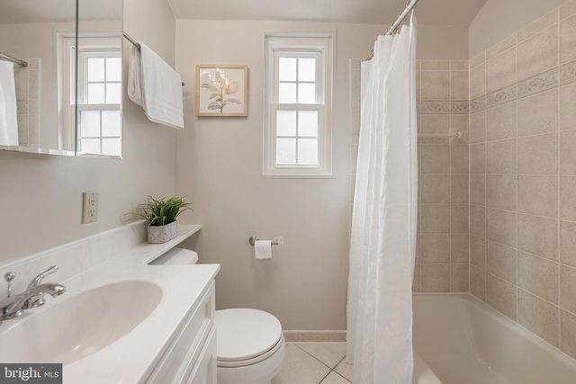 2312 N DEARING ST, Alexandria, VA 22302