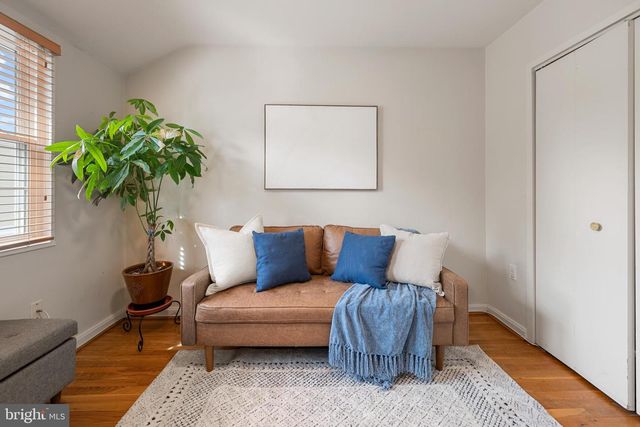 2312 N DEARING ST, Alexandria, VA 22302