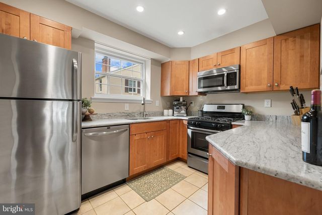 2312 N DEARING ST, Alexandria, VA 22302