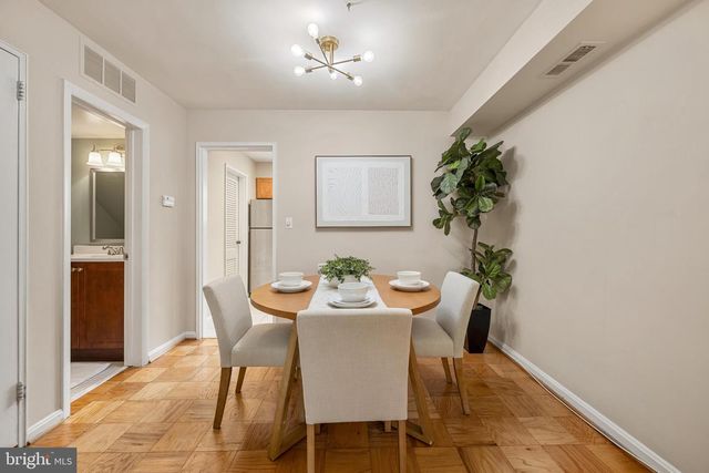 2312 N DEARING ST, Alexandria, VA 22302