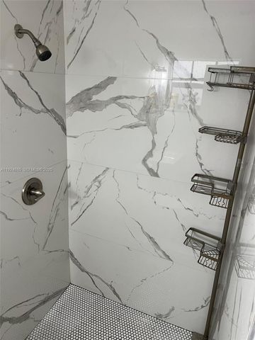 4421 NW 33rd St, Lauderdale Lakes, FL 33319