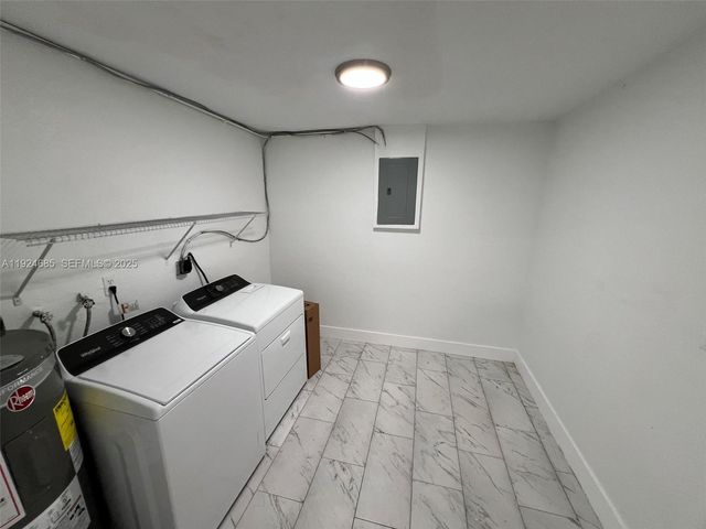 4421 NW 33rd St, Lauderdale Lakes, FL 33319