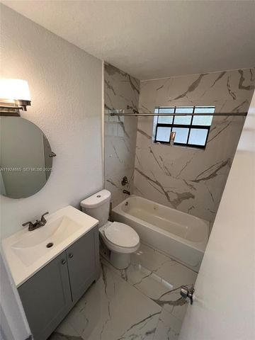 4421 NW 33rd St, Lauderdale Lakes, FL 33319