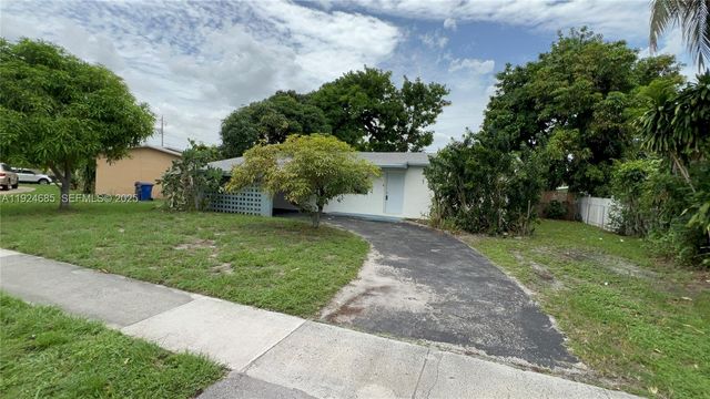 4421 NW 33rd St, Lauderdale Lakes, FL 33319