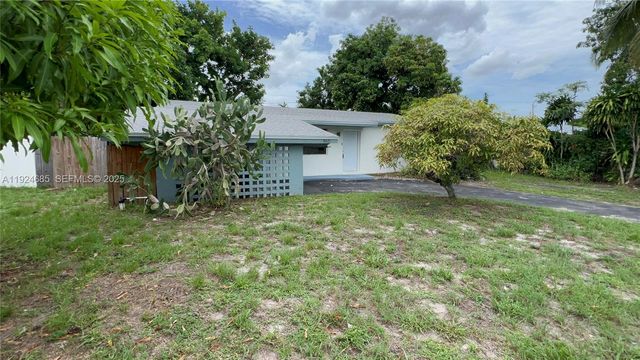 4421 NW 33rd St, Lauderdale Lakes, FL 33319