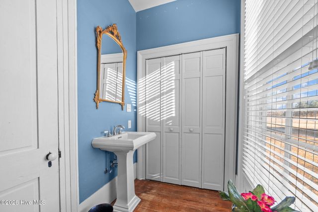 1287 Nc-121, Greenville, NC 27834