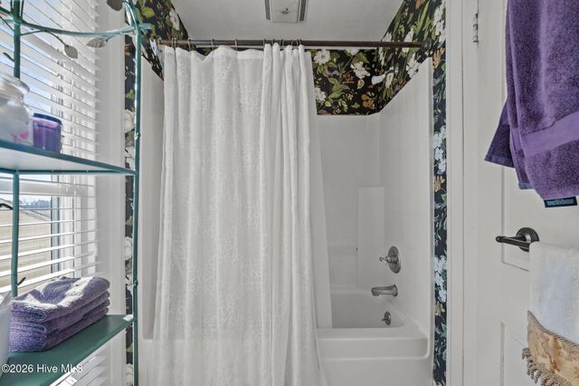 1287 Nc-121, Greenville, NC 27834