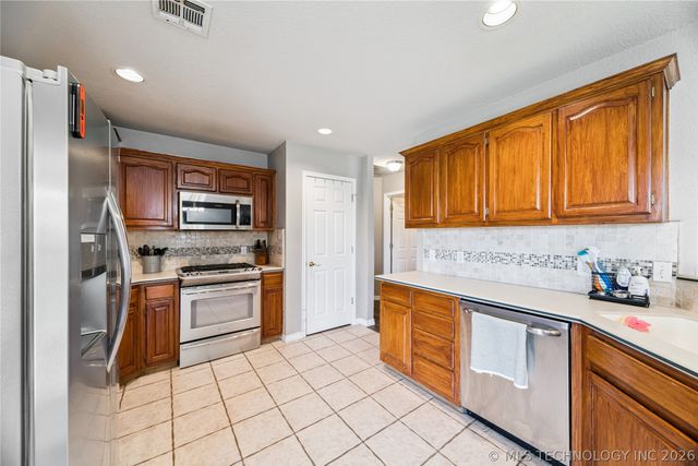 14353 N 106th East Avenue W, Collinsville, OK 74021