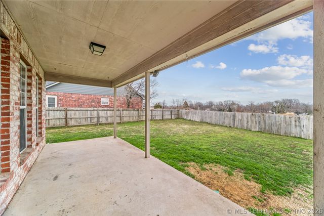 14353 N 106th East Avenue W, Collinsville, OK 74021
