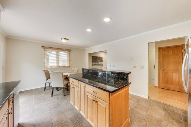 111 S Brighton Place, Arlington Heights, IL 60004