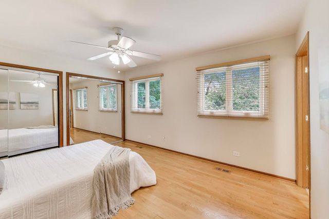 111 S Brighton Place, Arlington Heights, IL 60004