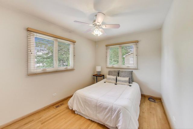 111 S Brighton Place, Arlington Heights, IL 60004