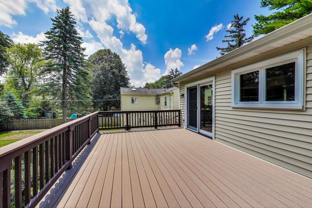 111 S Brighton Place, Arlington Heights, IL 60004